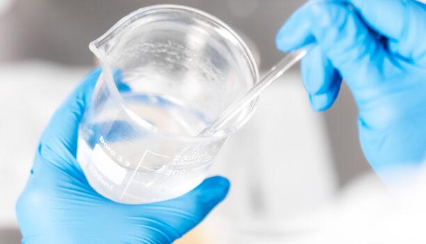 Filtration stérilisante d’eau micellaire avant conditionnement