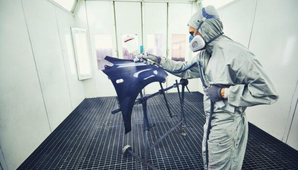 Filtration de peinture polluée par des agglomérats et des grains