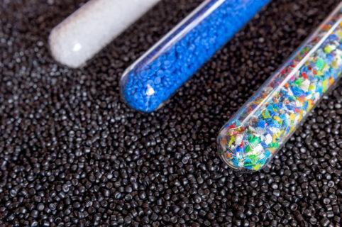 Industrie des matières plastiques : les filtres métalliques en première ligne !